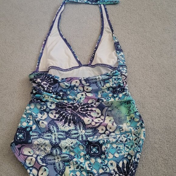WOMAN"S DKNY ! PC BATHING Suit - Picture 2 of 2